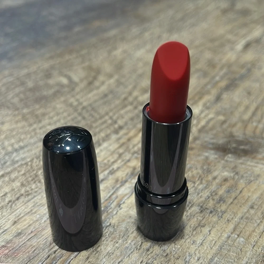 Lancôme color design lipstick 190- red addiction(Matt)